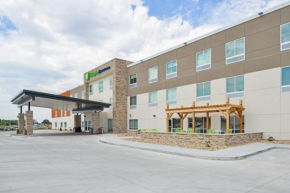 Holiday Inn Express & Suites - Chadron, an IHG Hotel